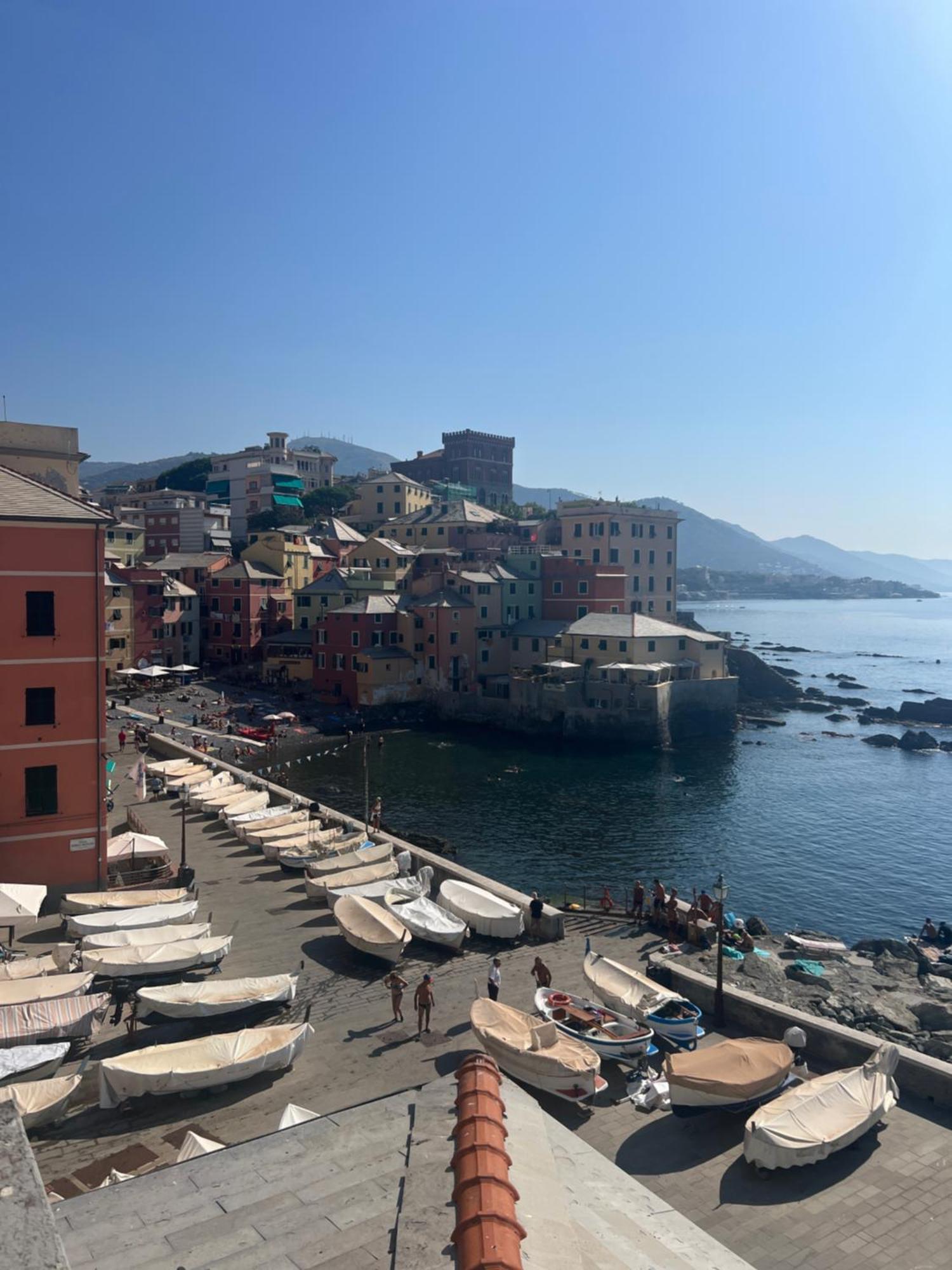 Happy Family Apartments Baia Boccadasse Genova Eksteriør billede