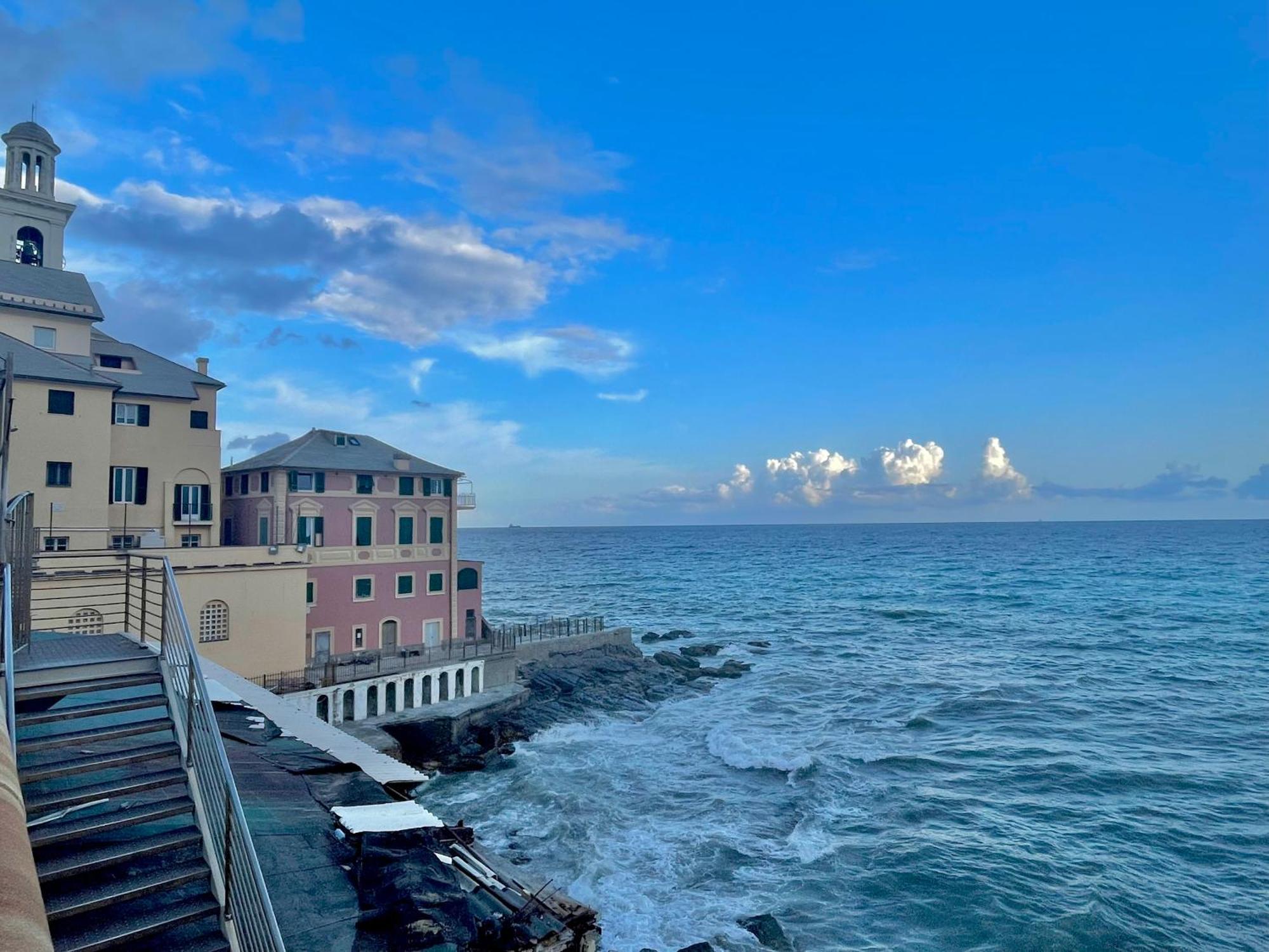 Happy Family Apartments Baia Boccadasse Genova Eksteriør billede